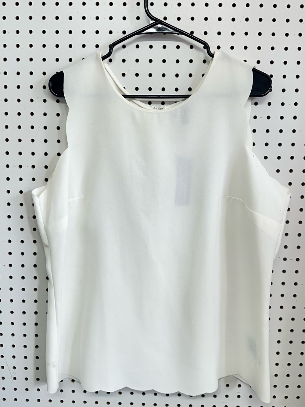 Worthington White Scalloped-Hem Sleeveless Camisole